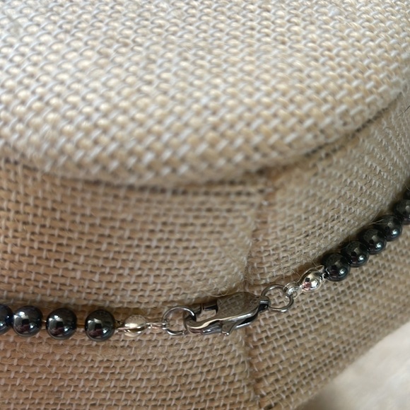 Grey Hematite & pearl necklace 20” - Picture 4 of 4